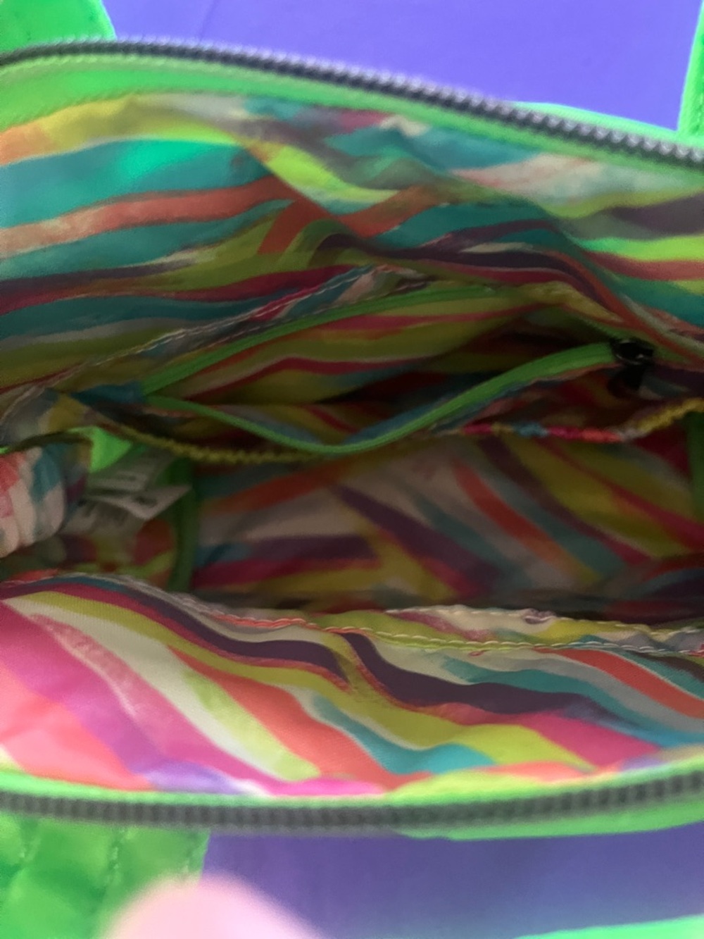 Lug Lime Green Quilted Dory Mini with brushstroke  Interior.  Key bungee - Picture 6 of 9
